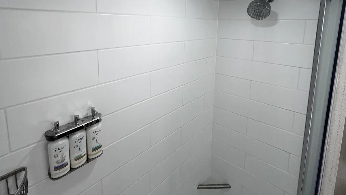 जलरोधक रेखीय प्रकाश कोठे स्थापित केले जाते